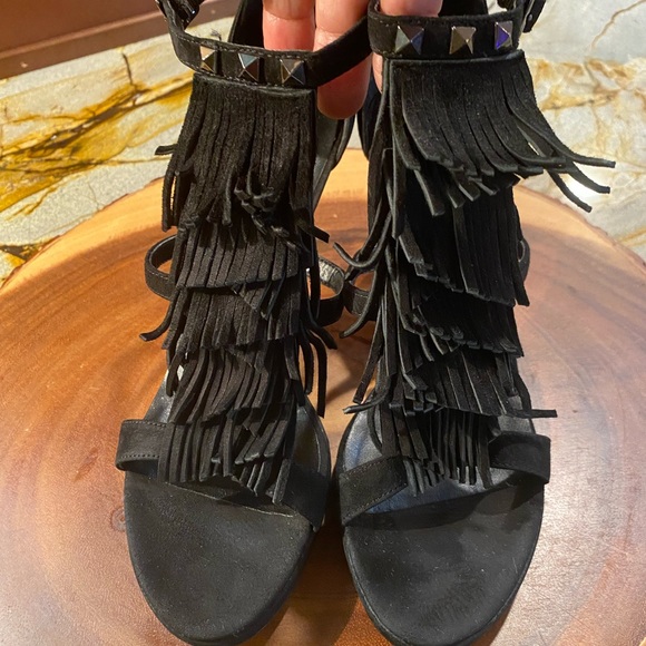 ⭐️Vaneli ⭐️Timar Black Suede Fringe Heel/Size 8.5 Shoes - Picture 2 of 7